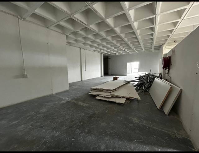 230M² WAREHOUSE TO LET IN WYNBERG